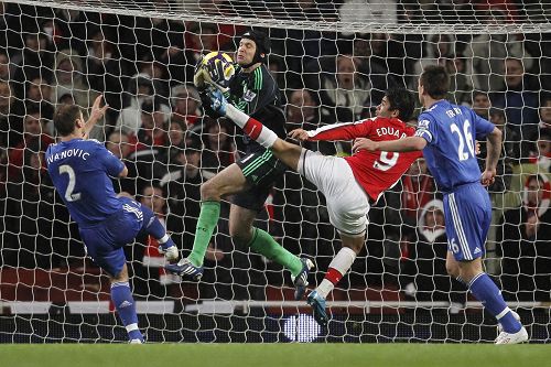 包含出色防守引发热议！，德罗巴在日本队比赛中出色发挥再创辉煌时刻的词条